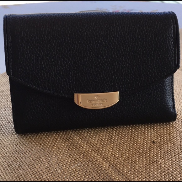 kate spade Handbags - ♠️NWOT KATE SPADE WALLET